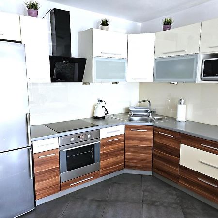 Mieszkanie 6-Osobowe Krakow Przy Plywajacych Basenach Zakrzowek Ngoại thất bức ảnh