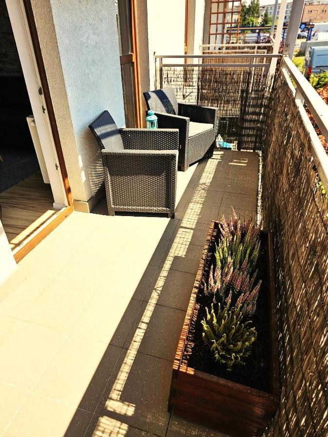 Mieszkanie 6-Osobowe Krakow Przy Plywajacych Basenach Zakrzowek Ngoại thất bức ảnh
